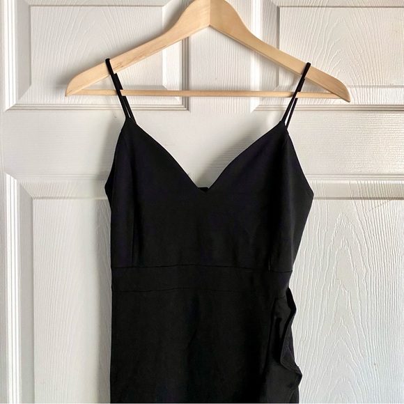 ‘ Windsor ’ Bring the Flair Crepe Ruffled Black Dress - Picture 4 of 9